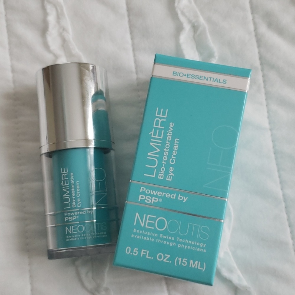 Award Winning Neocutis Lumiere Eye Cream Like new!
